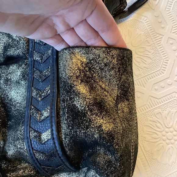 Aimee Kestenberg Black Gold Distressed Leather Bag - Picture 5 of 16